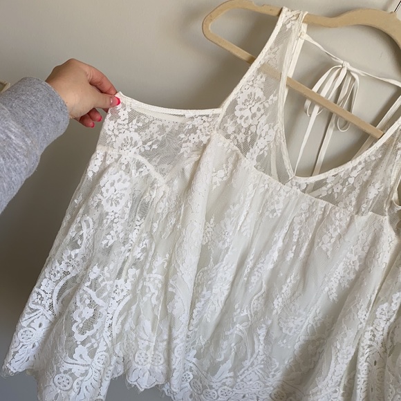 White Abercrombie lace top! - Picture 2 of 5
